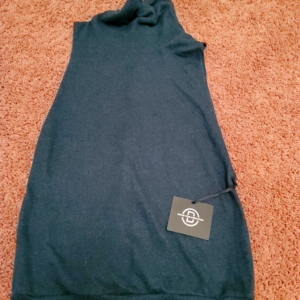 Define your Insperation Forest Green S sleeveless Top